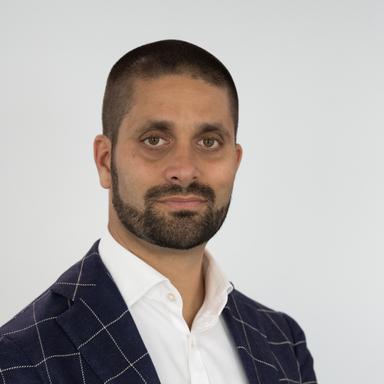 Headshot of Hanni Ali