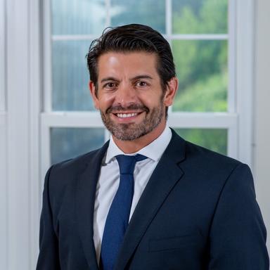 Headshot of Peter Dunlop